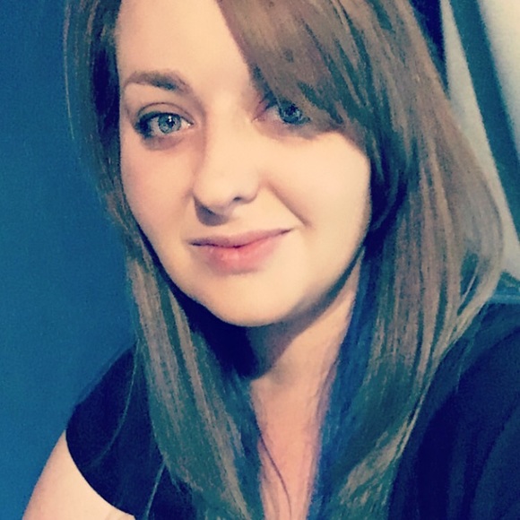 Meet your Posher, Mindy - Picture 1 of 1